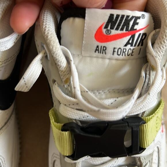 Air Force 1 youth size 4.5 LV8 GS “swoosh compass” - Picture 9 of 10